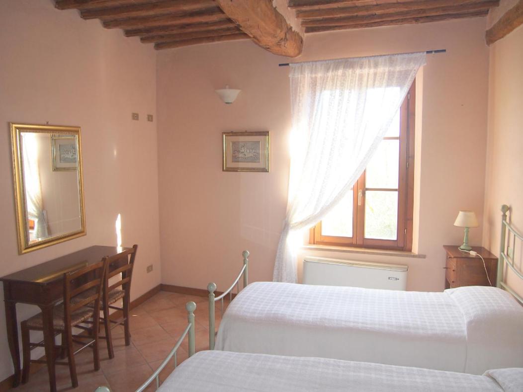 Nell'Antica Torre Di Fronte A Siena Apartment Exterior foto